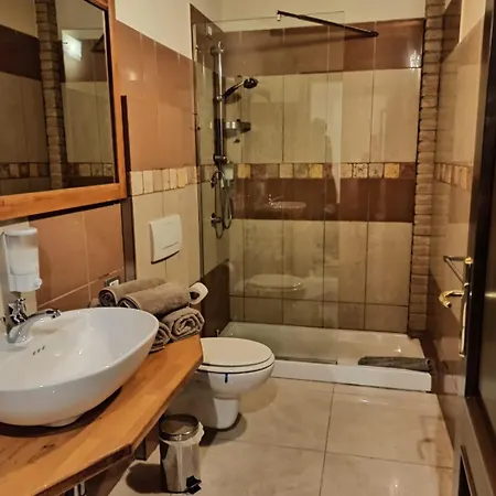 Private Close To Beautiful Parma